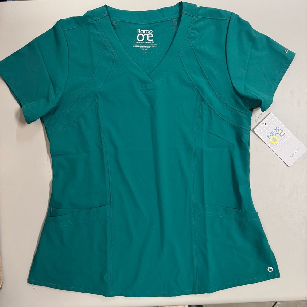 NWT Barco One Women’s Hunter Green Scrub Top Multi Sizes